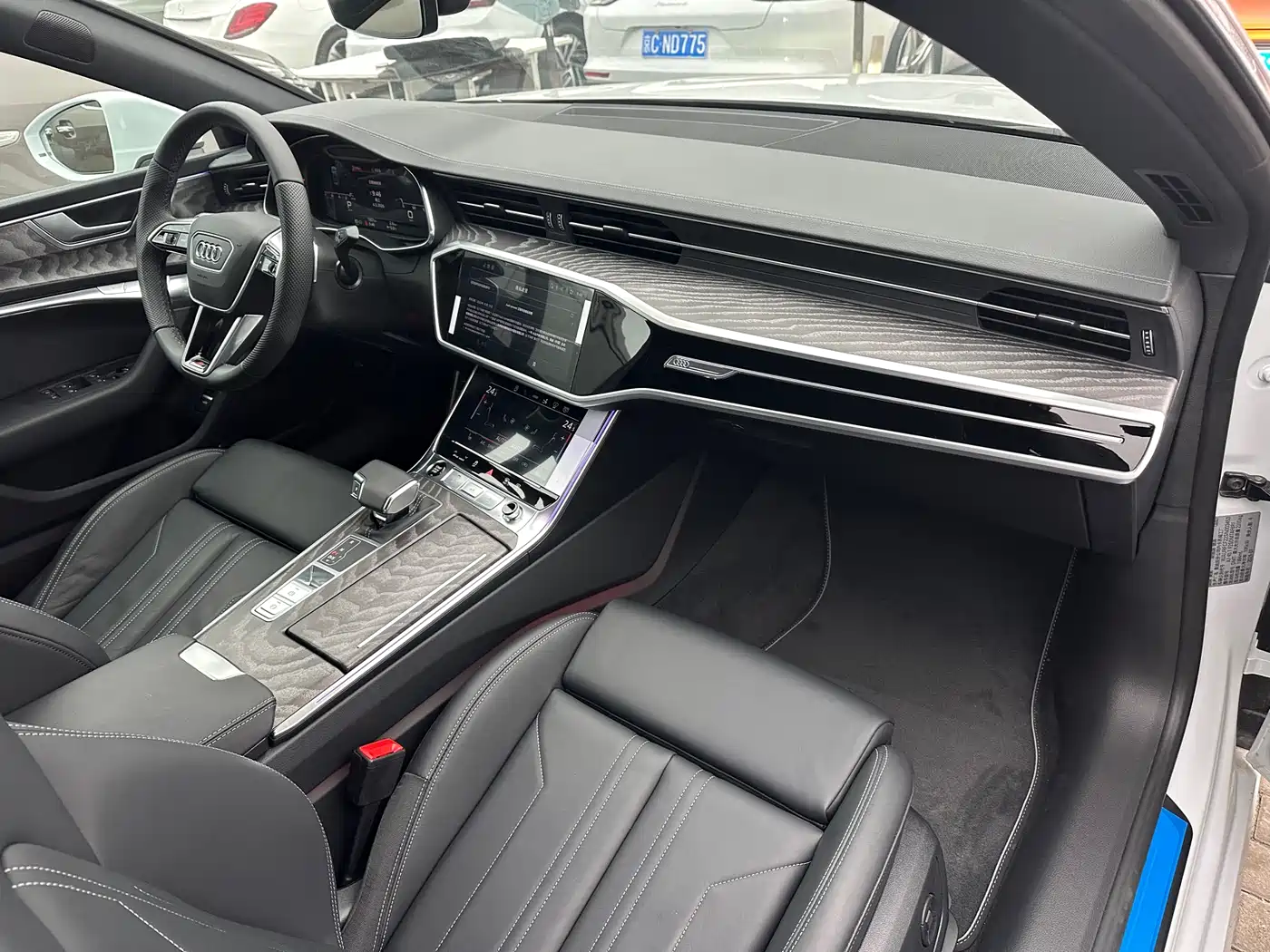 Audi A7 2025 Model 45 TFSI Premium Selection фото 18
