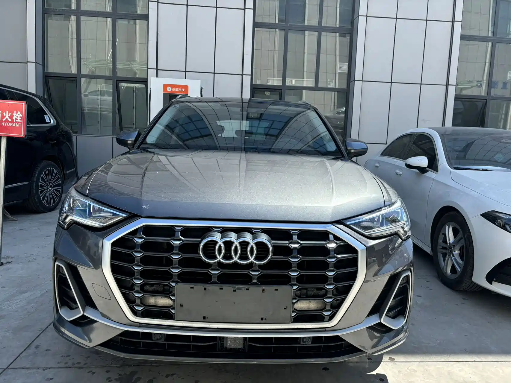 Photo 1 - Audi Q3