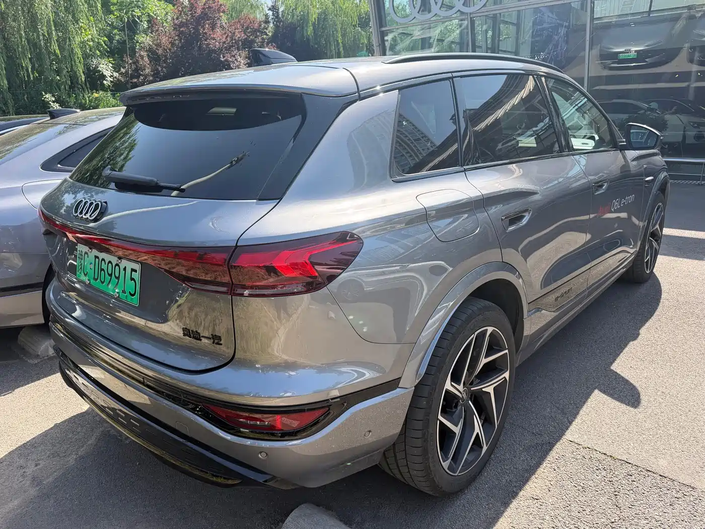 Audi Q6L e-tron 2025 Model Pioneer Edition фото 3