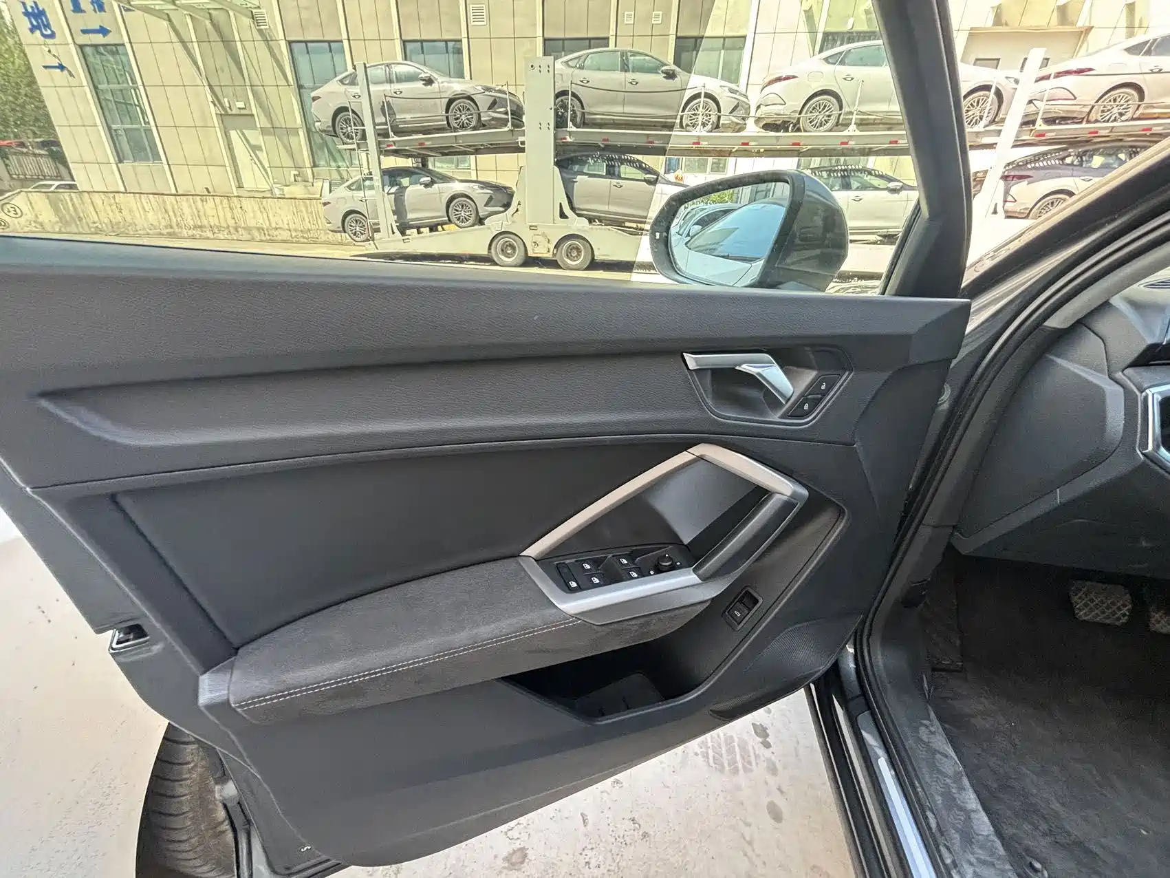 Photo 10 - Audi Q3