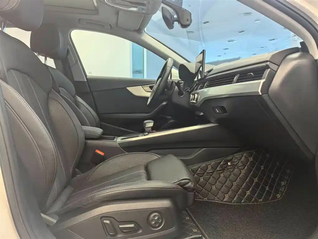 Audi A4L 2020 40 TFSI Luxury Dynamic фото 9