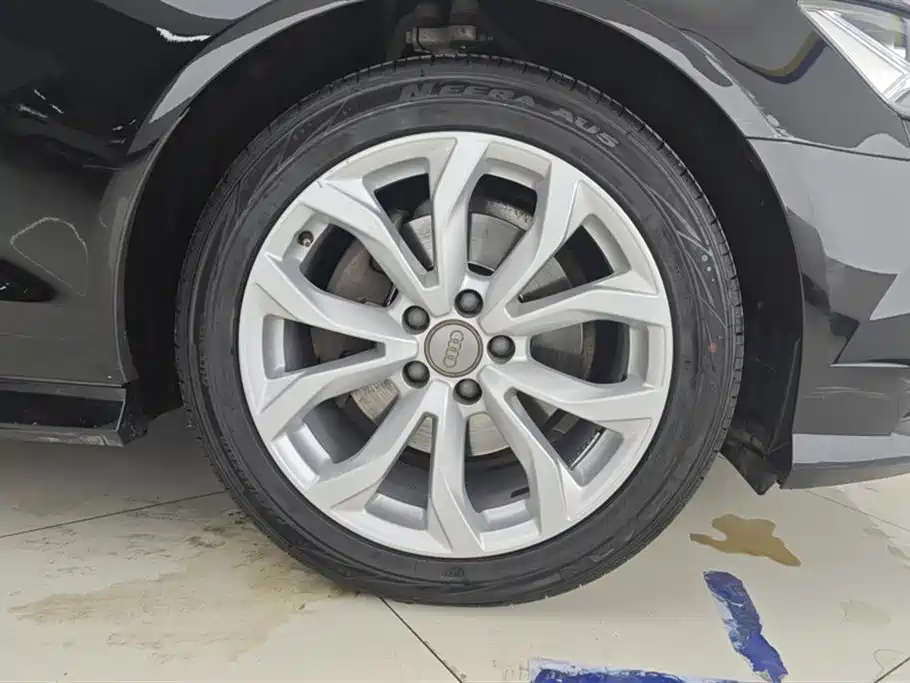 Audi A6L 2018 Model 35 TFSI Collector's Edition фото 6