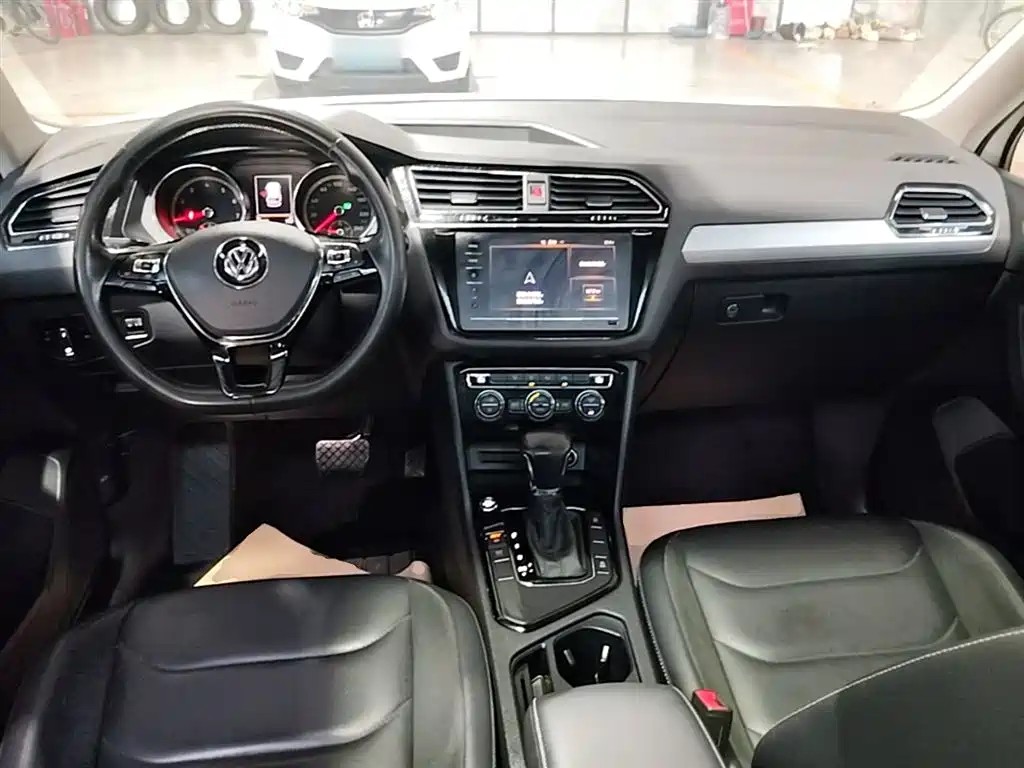 Volkswagen Tiguan L 2019 Facelift 280TSI Auto 2WD Panorama Comfort China VI фото 10