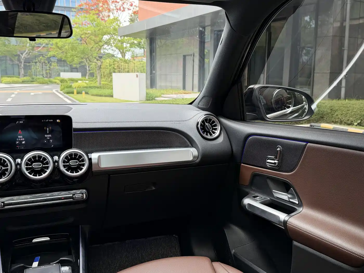 MERCEDES-BENZ GLB