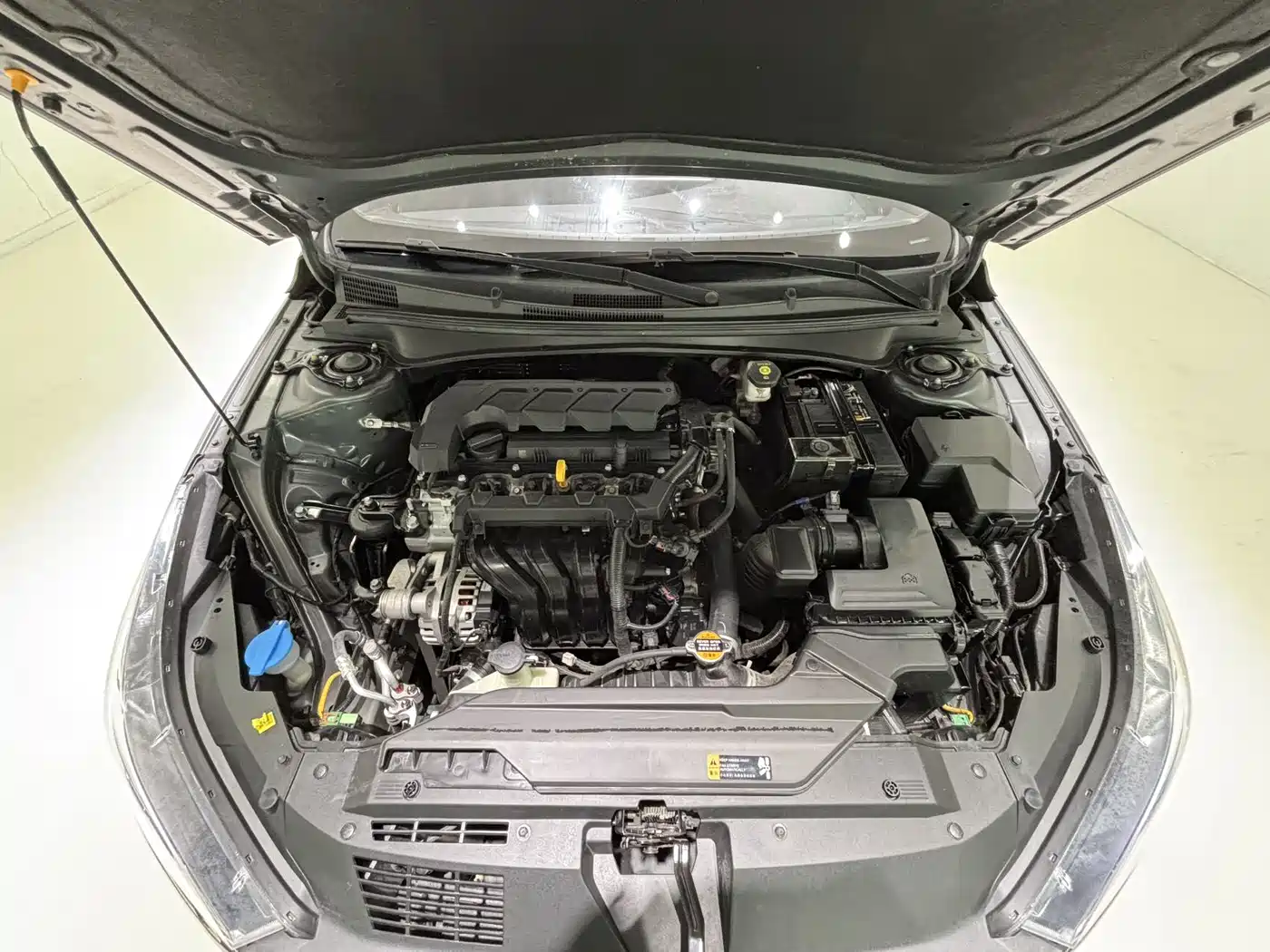 Hyundai Elantra 2022 1.5L CVT 20th Anniversary Edition фото 20
