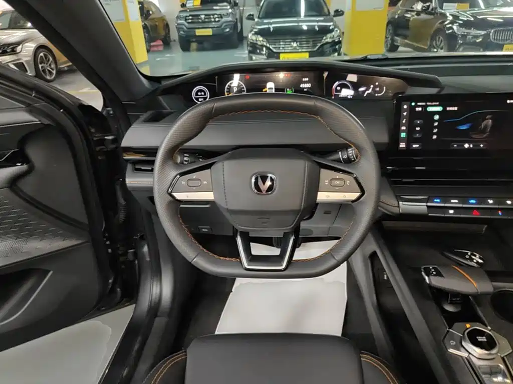 Changan UNI-V iDD 2023 2023 ZhiDian iDD 1.5T 113km Smart Fun Edition
