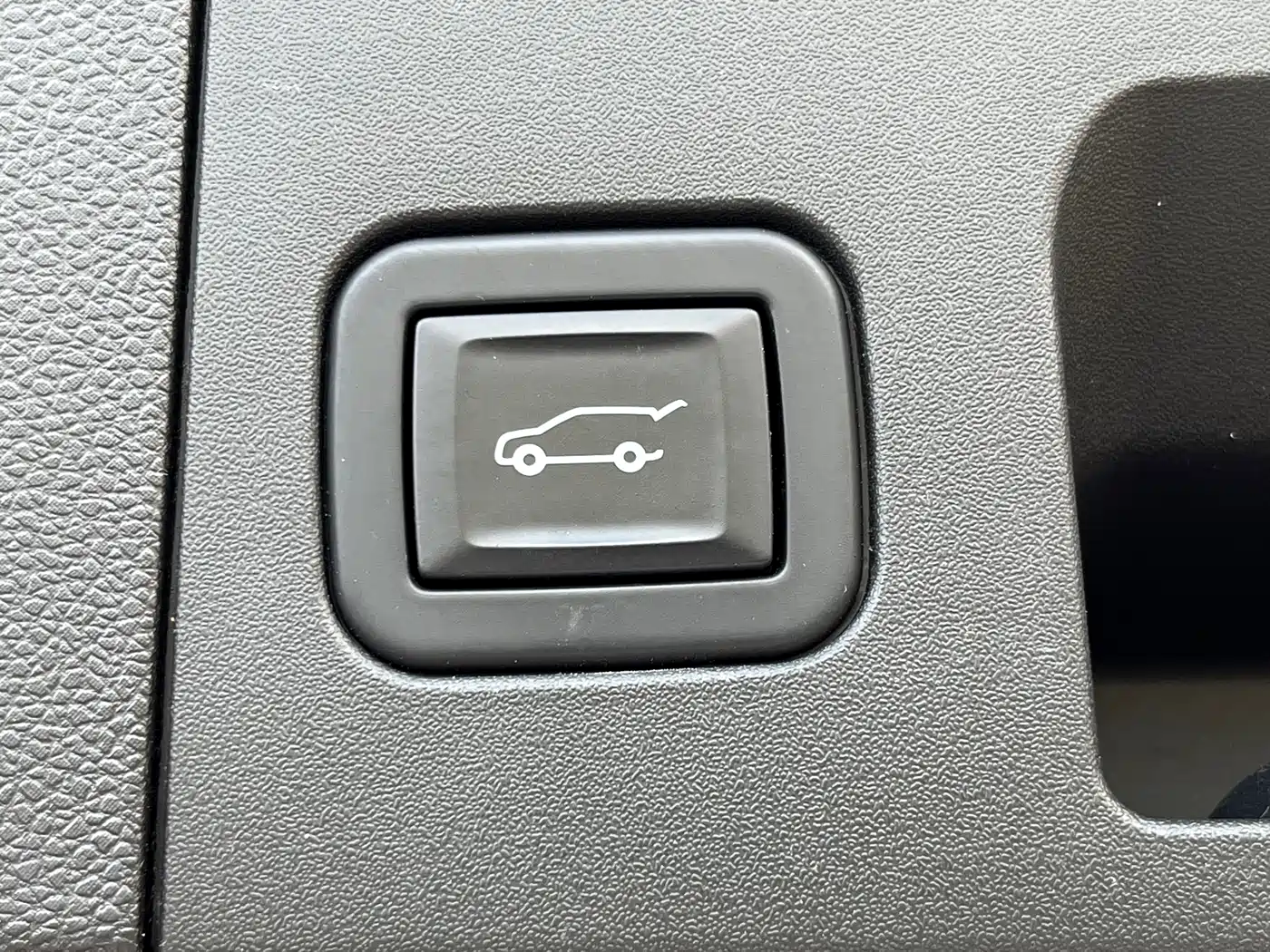 Cadillac XT4 2020 28T FWD Leading Trim фото 32