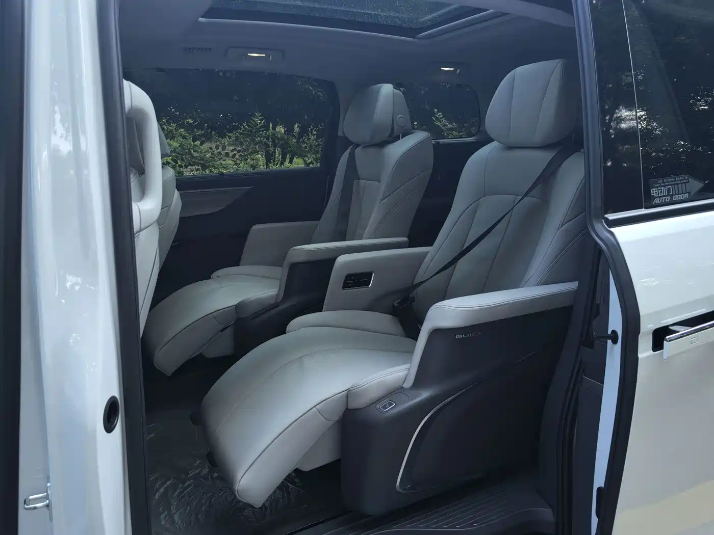 Фото 8 - Buick GL8