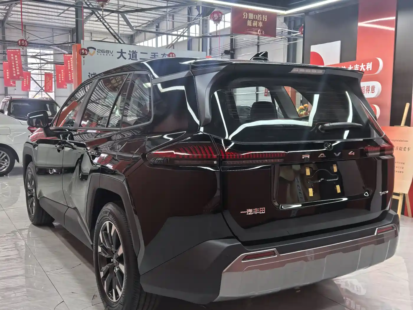 Toyota RAV4 Rongfang 2026 Model Hybrid 2.0L E-CVT 2WD Premium фото 6
