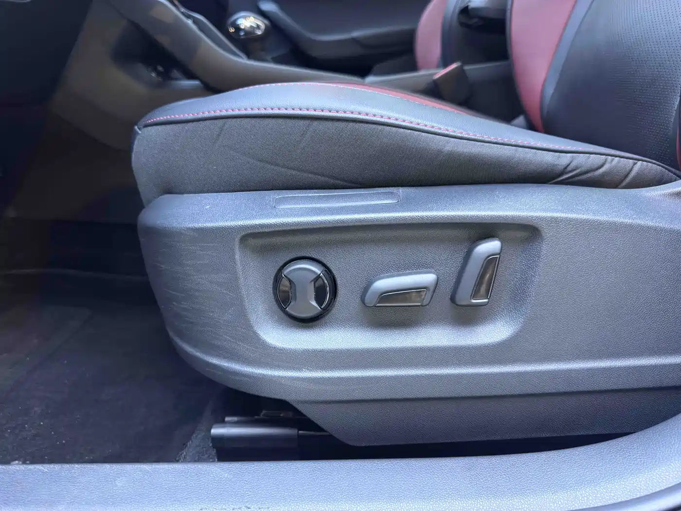 Škoda Karoq 2023 TSI280 Luxury Edition фото 20