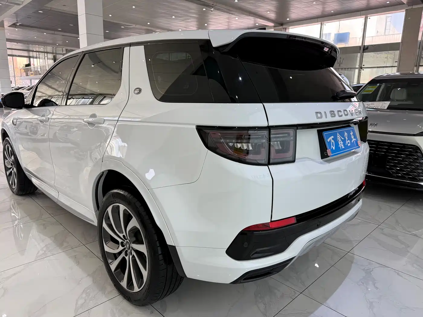 Land Rover Discovery Sport 2024 Performance Technology Edition фото 16