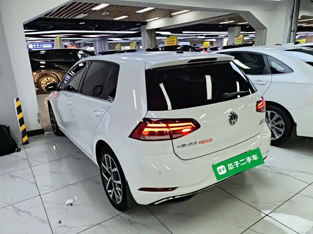Volkswagen Golf 2020 Beloved Edition 280TSI DSG Comfort фото 5