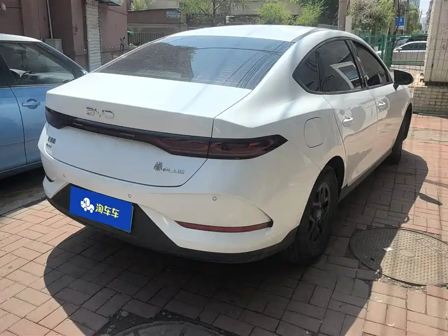 BYD Qin PLUS 2025 DM-i Smart Drive 55KM Leader фото 3