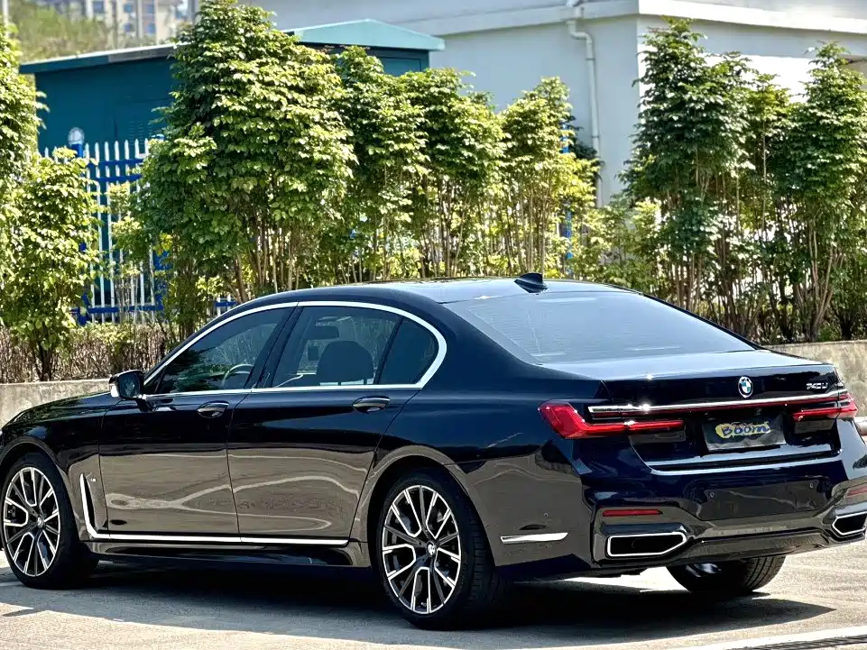BMW 7 SERIES