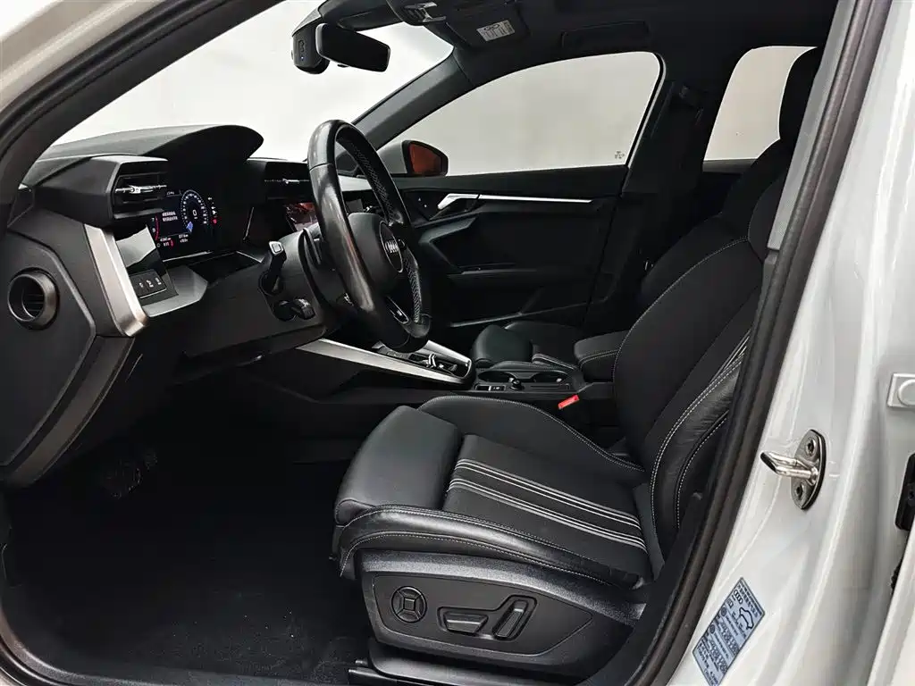 Audi A3 2023 Facelift A3L Limousine 35 TFSI Fashion Sport фото 19