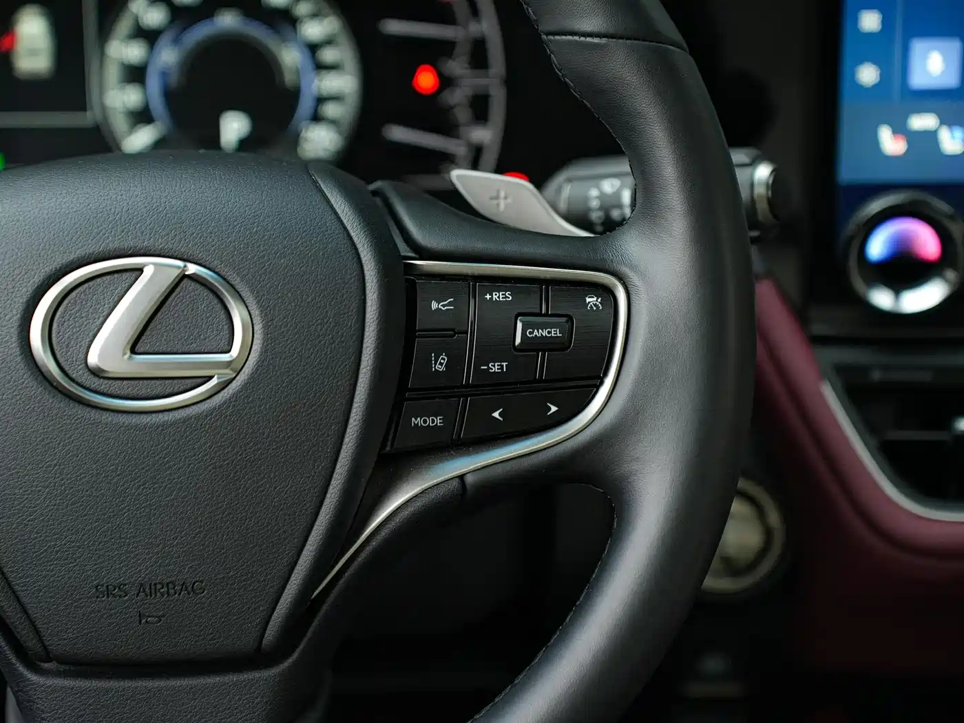 Lexus ES 2025 300h Ultimate Edition фото 22
