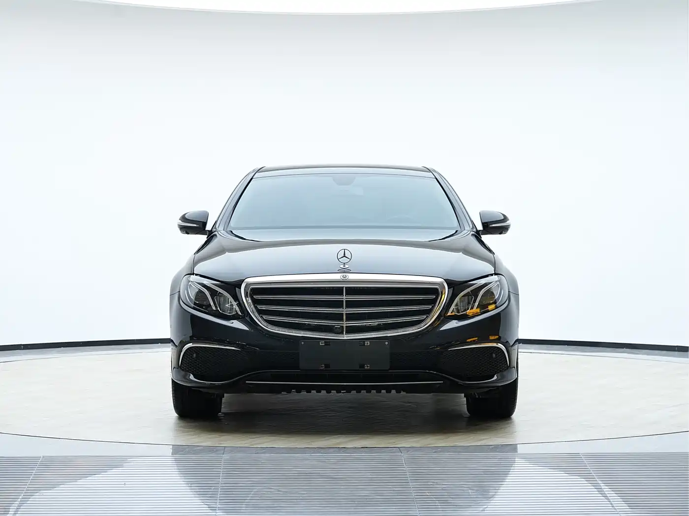 Mercedes-Benz E-Class 2020 E 300 L Luxury Model фото 2