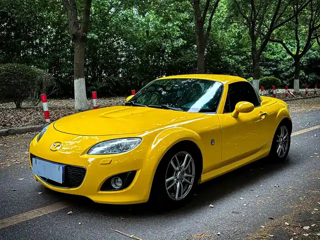  Mazda Mazda MX-5 2009 2.0