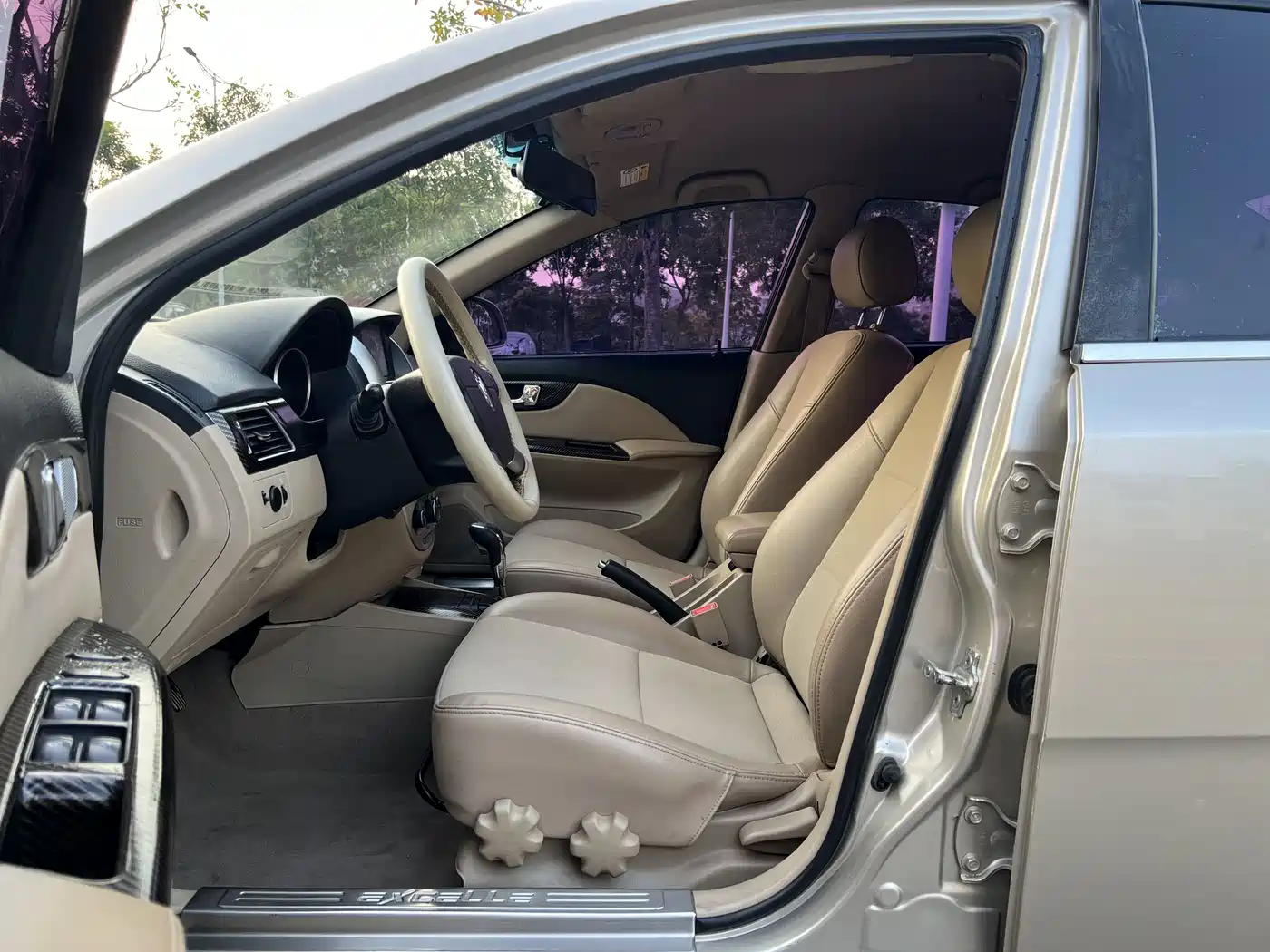 Buick Excelle 2013 1.5L Automatic Classic фото 14