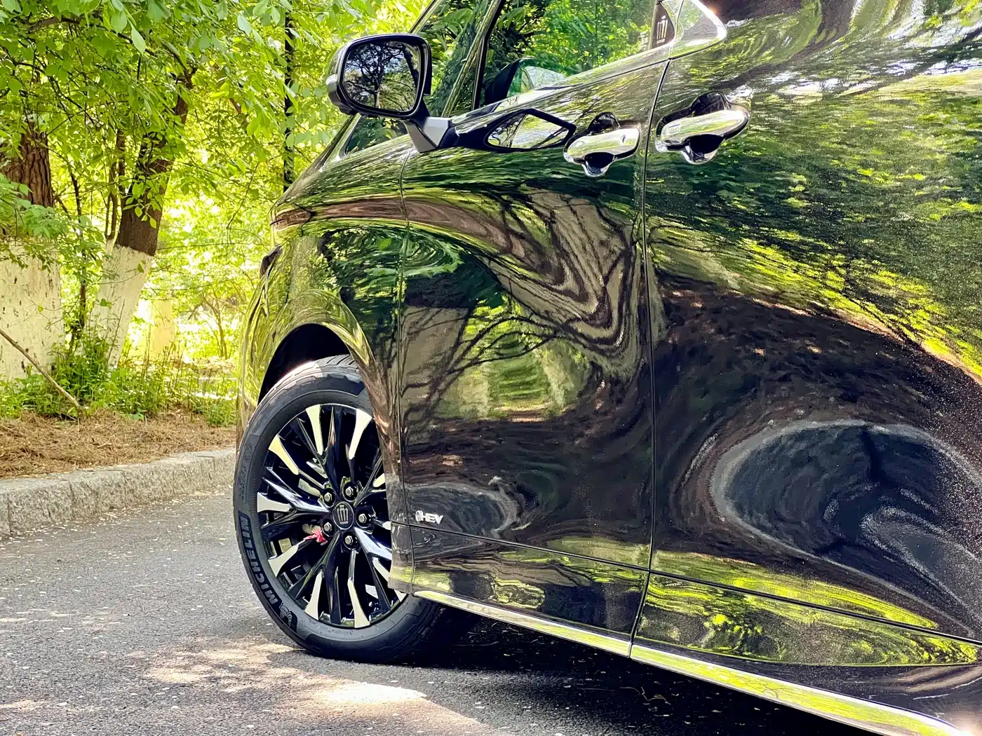 Toyota Vellfire 2024 Crown Hybrid 2.5L Premium Edition фото 7