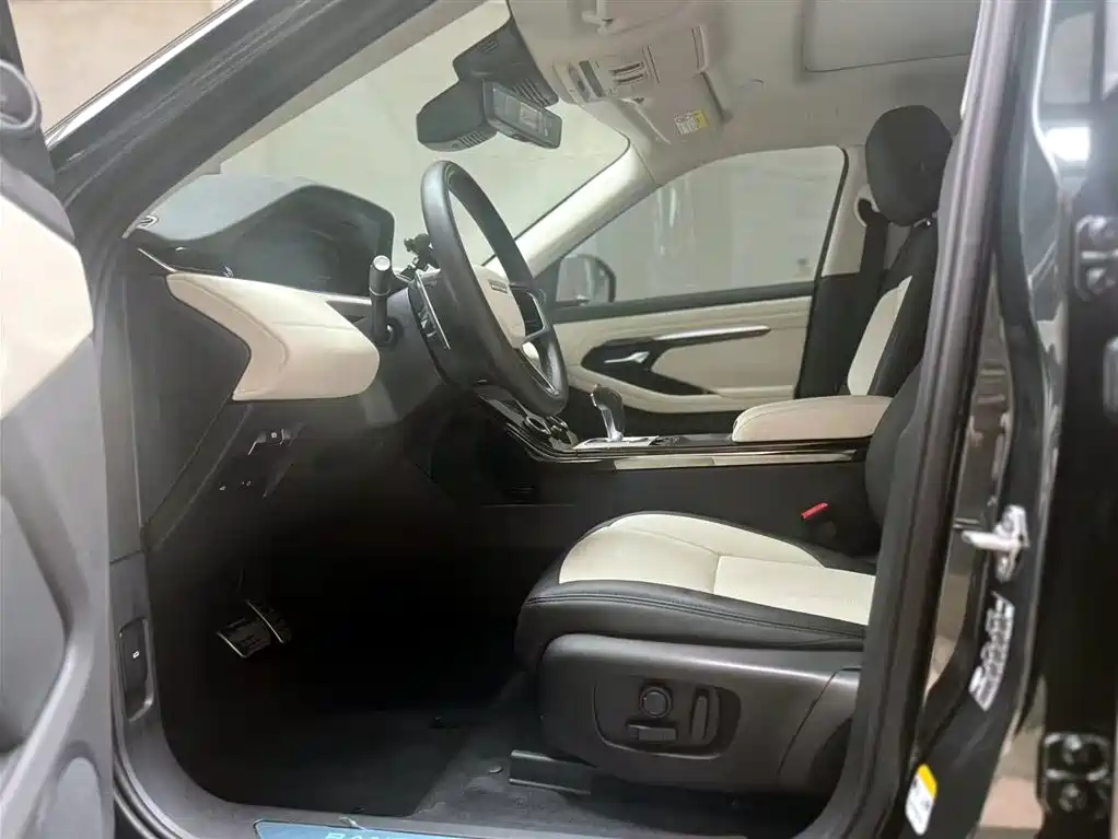 Land Rover Range Rover Evoque 2023 Range Rover Evoque L 249PS Luxury Edition фото 9