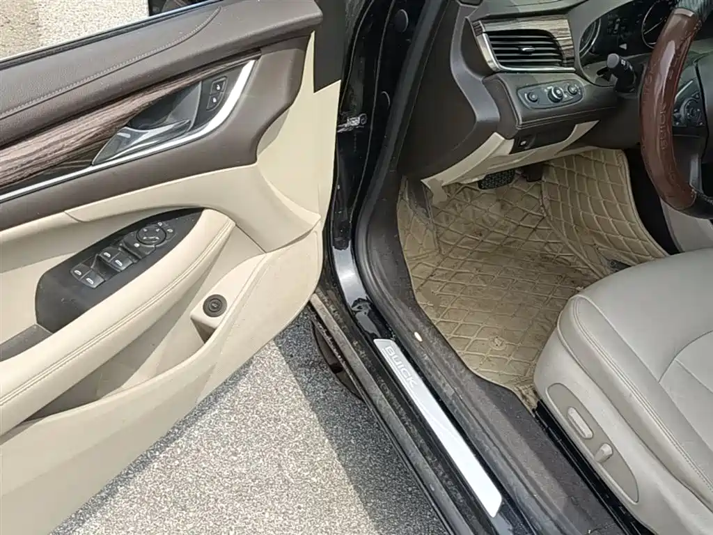 Buick LaCrosse 2016 Facelift 20T Leading фото 16