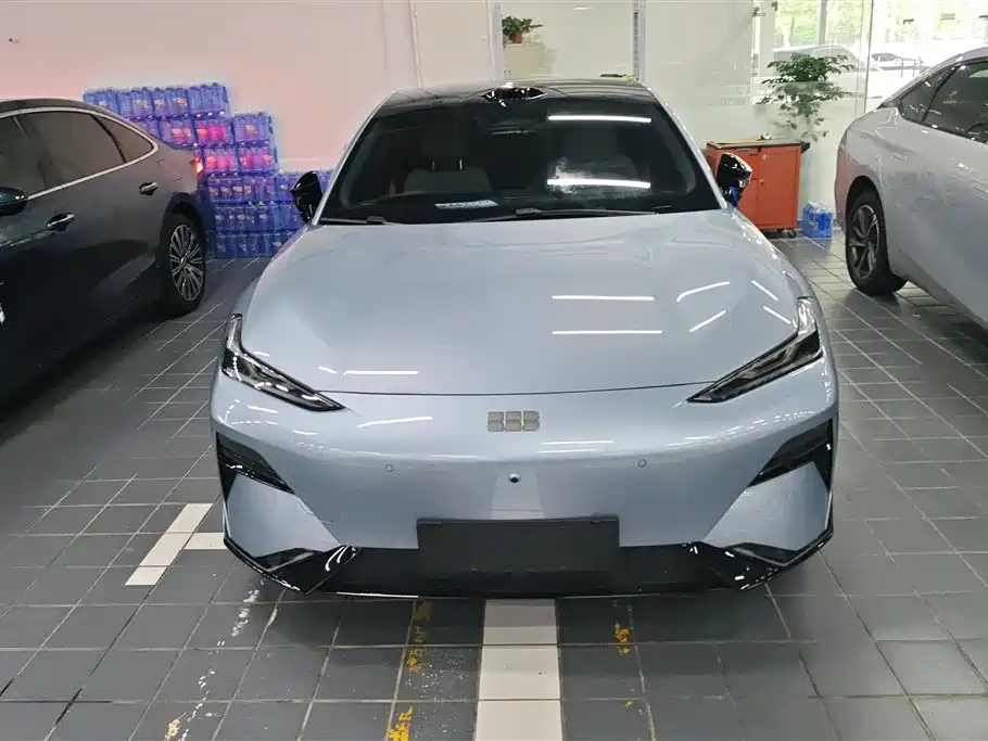 Geely Galaxy Galaxy E8 2025 620km AWD Starship LiDAR Smart Drive Edition фото 2