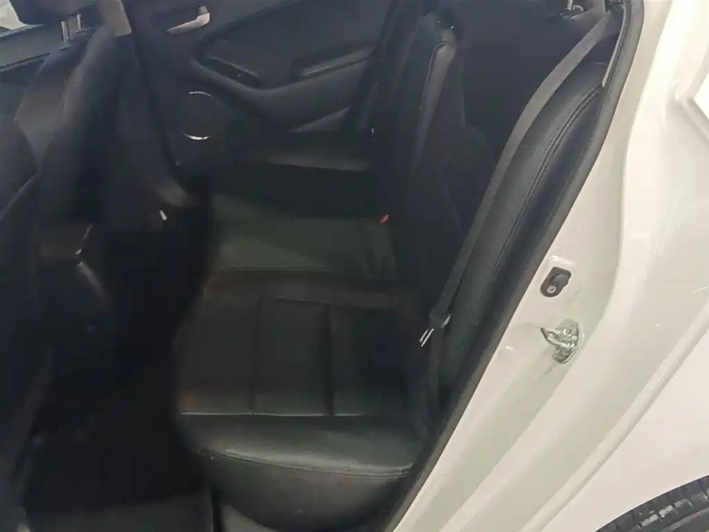 Kia K3 2015 1.6L Automatic GLS фото 17