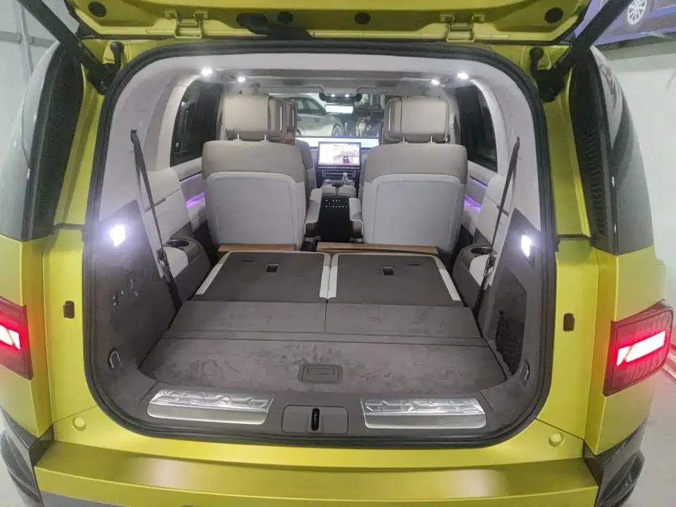 Photo 8 - FREELANDER Voyager Discovery Sport New Energy