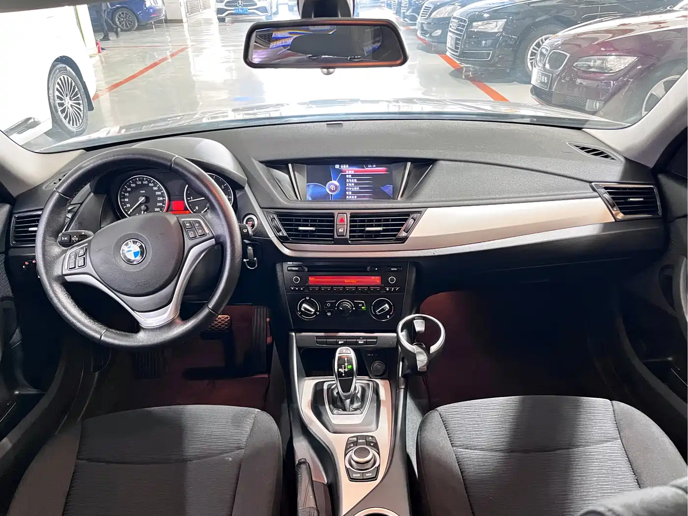 BMW X1 2014 sDrive18i Fashion Edition фото 9
