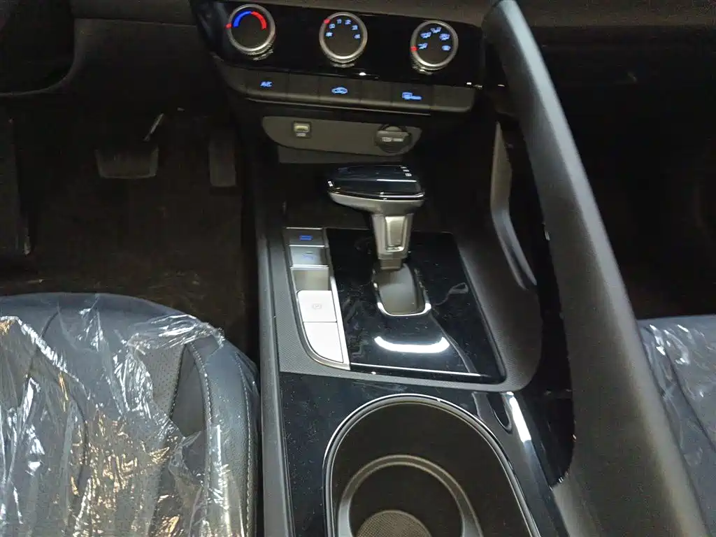 MODERN ELANTRA