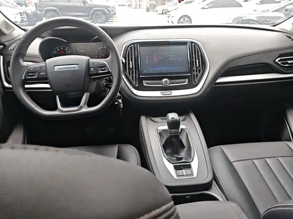 Jetour X70M 2022 2021 1.5T Manual Urban Partner 7-seater