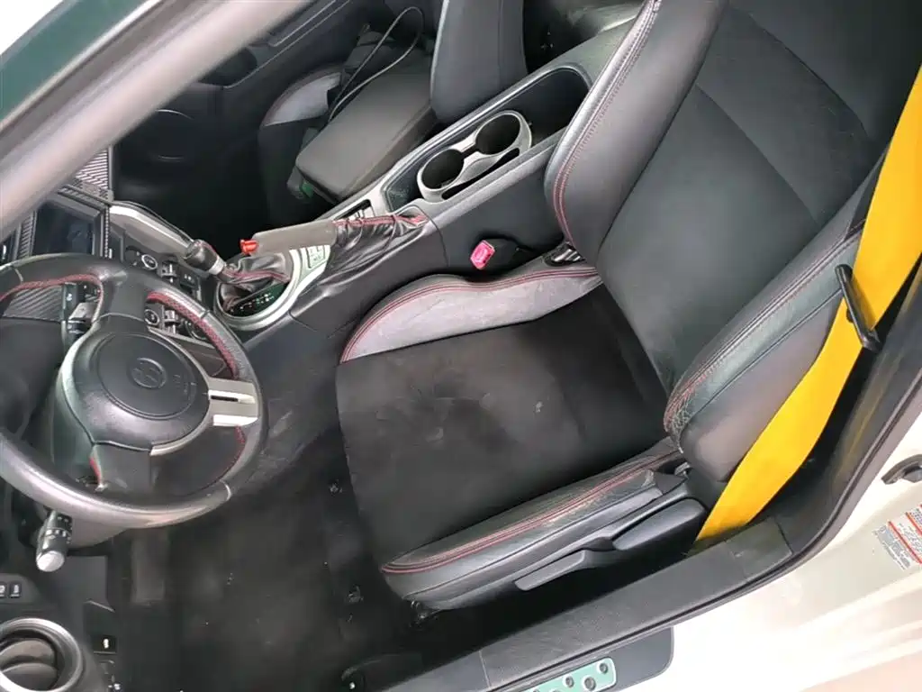 Toyota 86 2014 2.0L Automatic Luxury фото 15