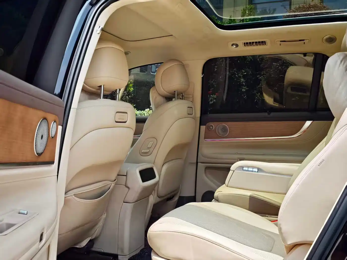 AITO Wenjie AITO M9 2024 Pure Electric Max Edition 100kWh 6-Seater фото 10