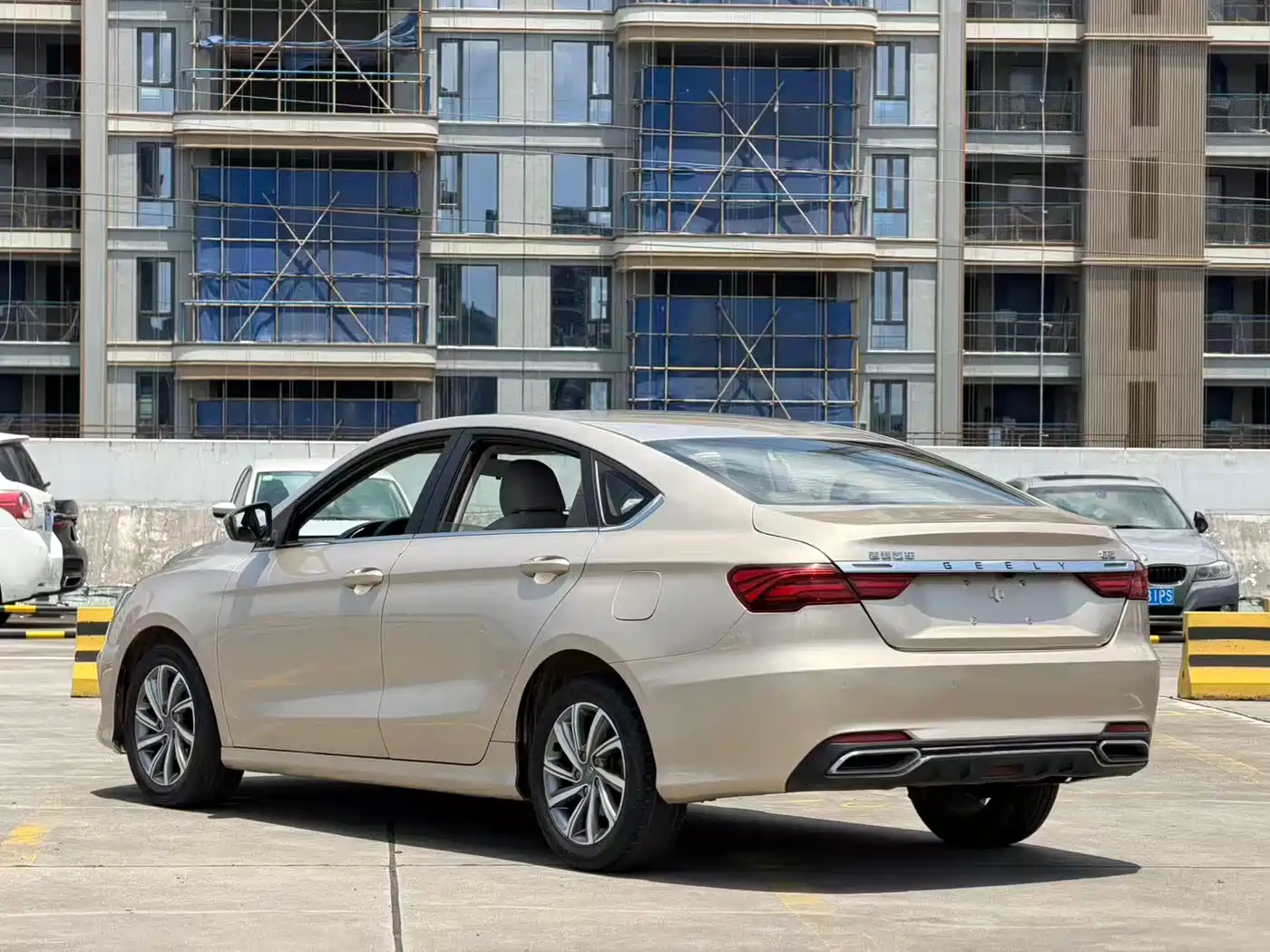 Фото 5 - Geely Binrui