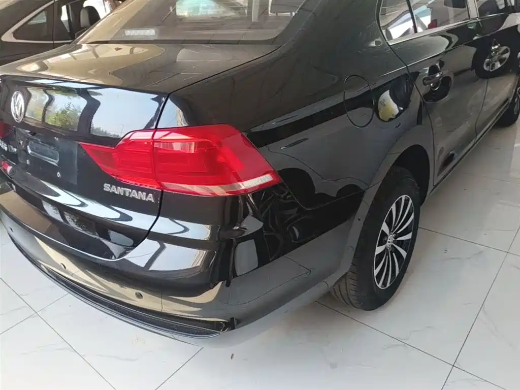 VOLKSWAGEN SANTANA