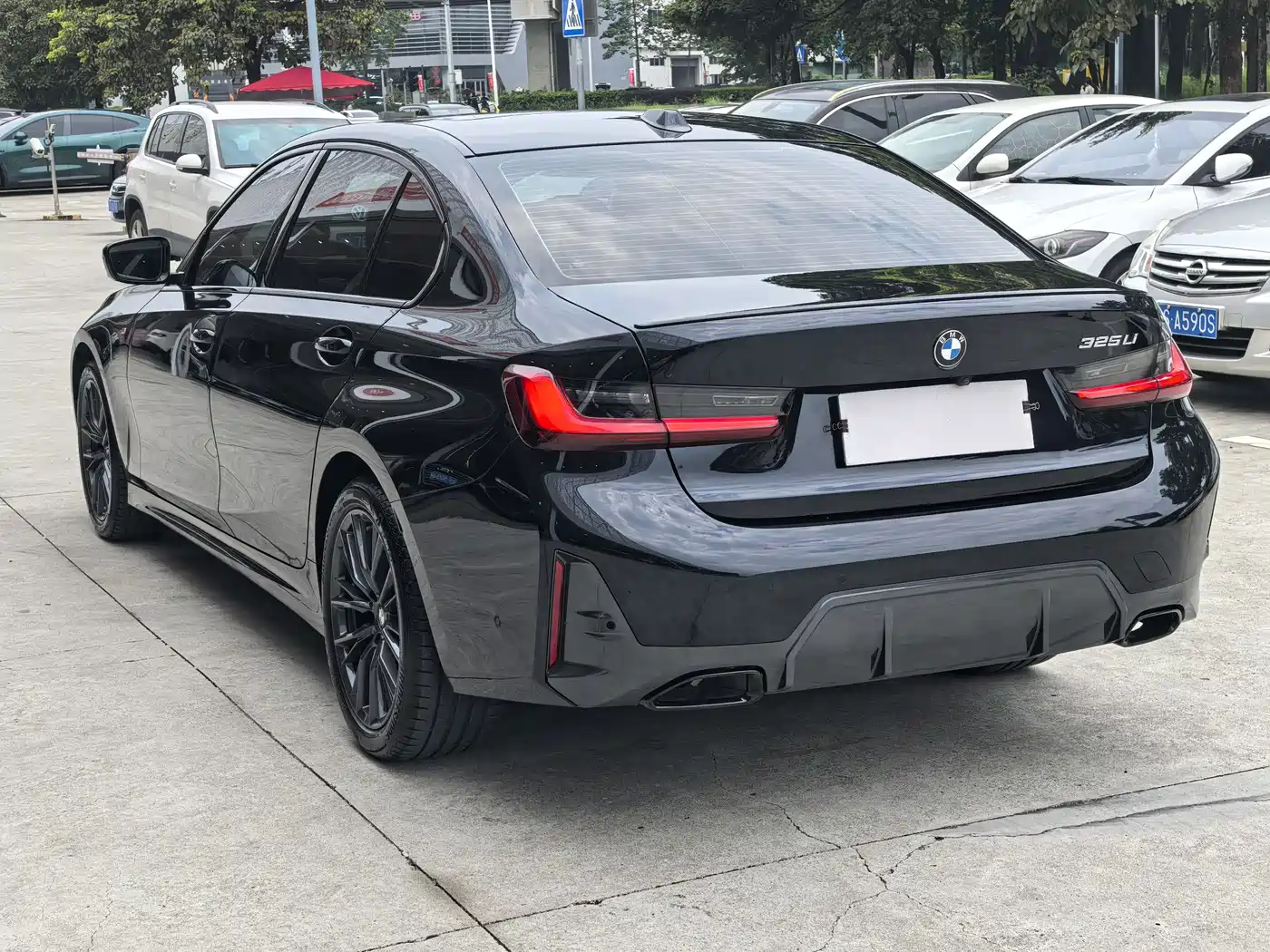 BMW 3 Series 2024 325Li M Sport Shadowline Package фото 11