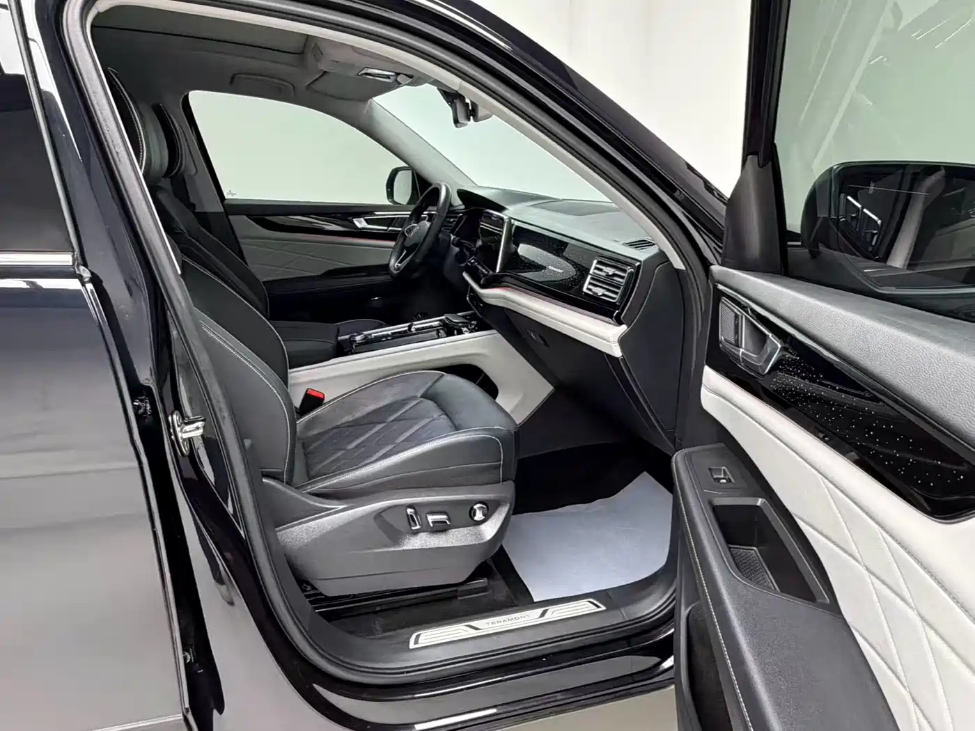 Volkswagen Teramont 2024 380TSI 4WD Prestige Luxury Edition фото 12