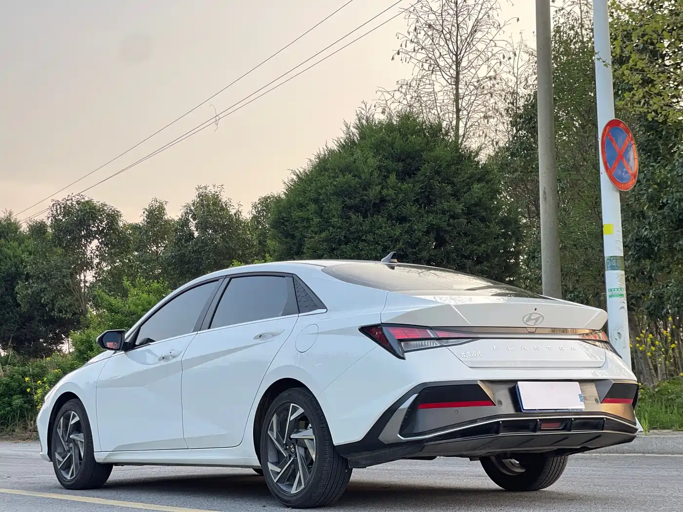 Hyundai Elantra 2023 1.5L CVT GLX Elite Edition фото 5