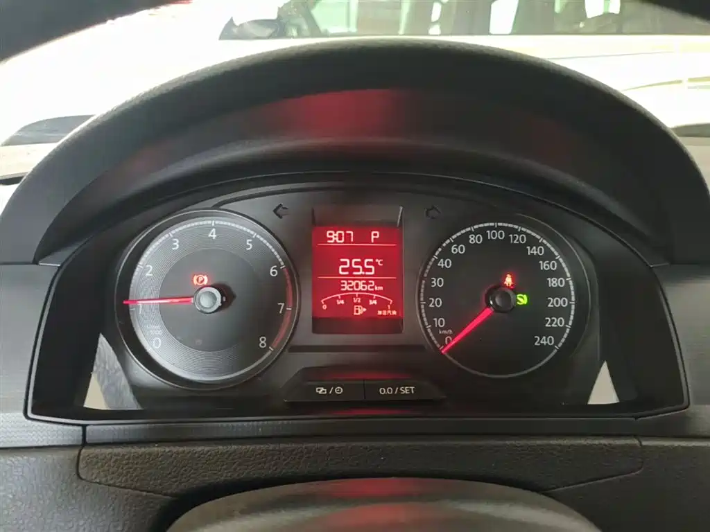 VOLKSWAGEN SANTANA