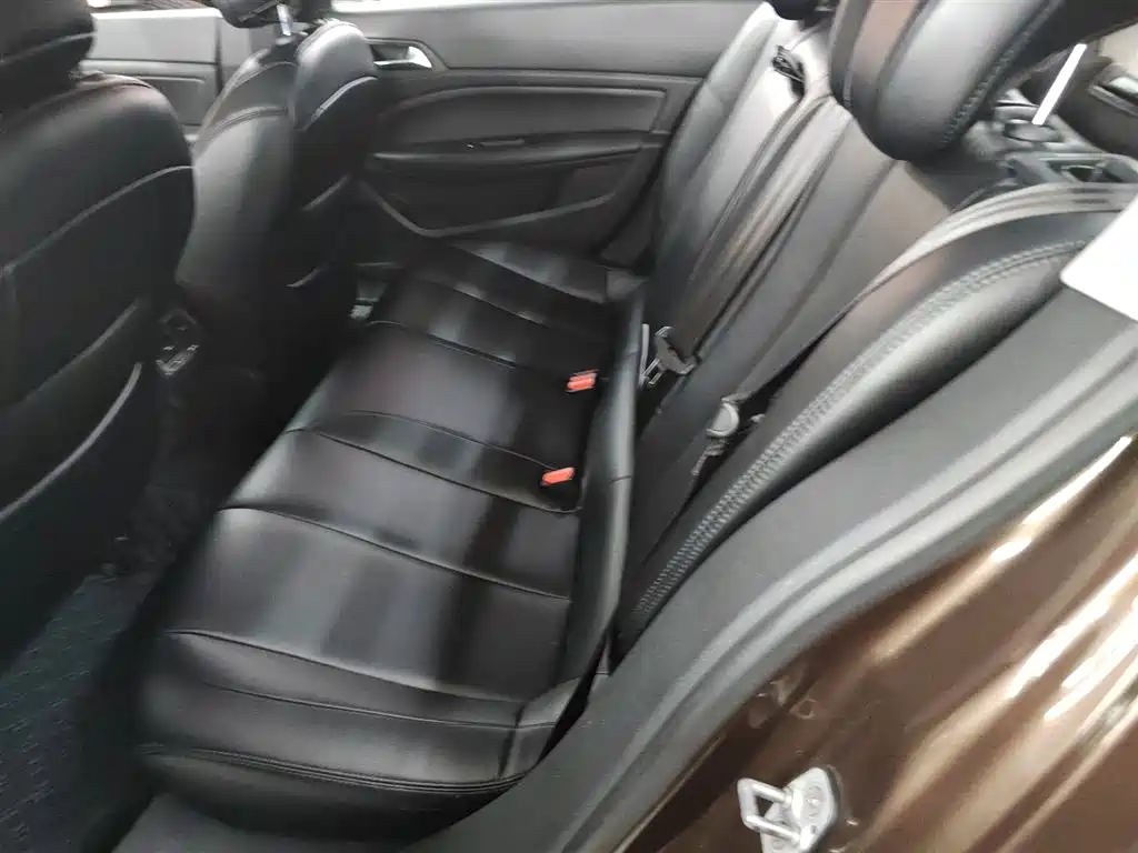 Peugeot 408 2014 1.8L Automatic Luxury Edition фото 13