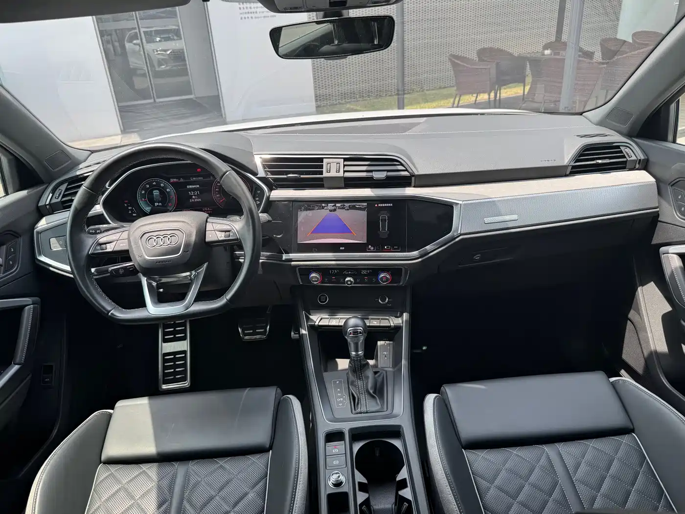Audi Q3 2024 35 TFSI Fashion Sport фото 9