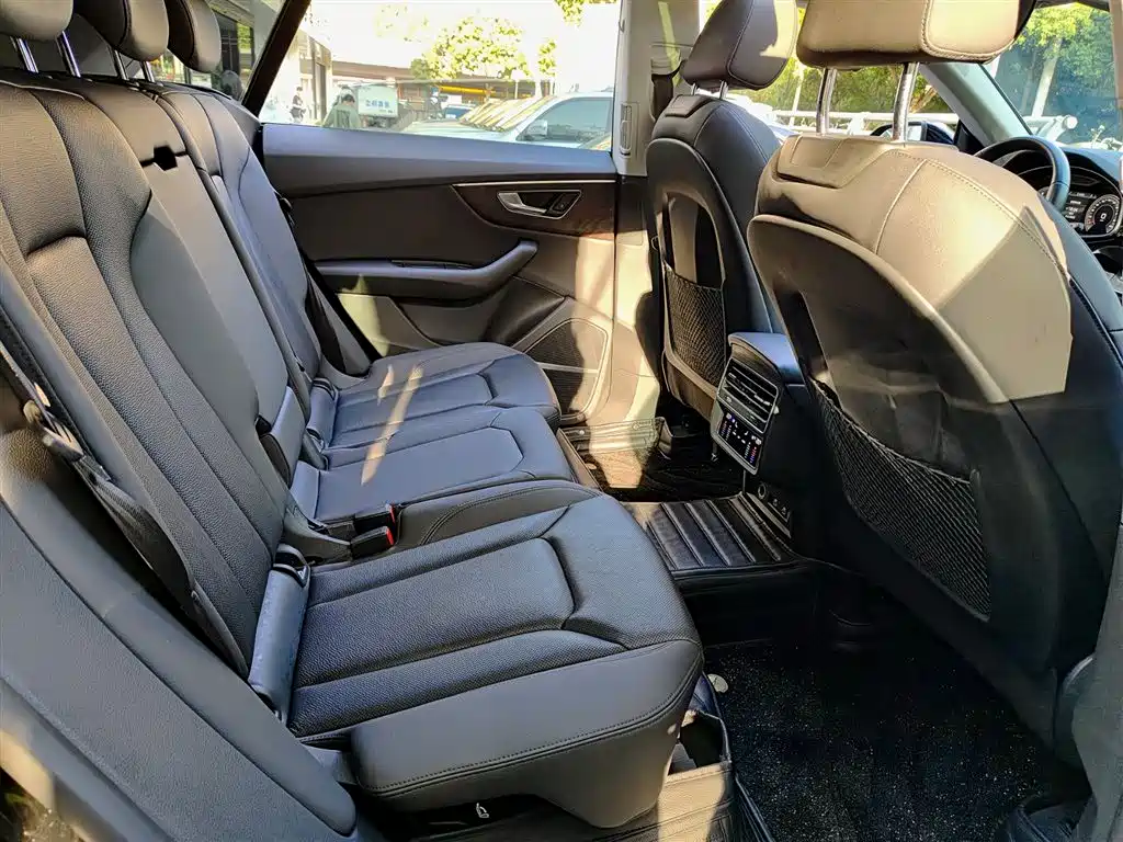 Audi Q8 2022 55 TFSI Luxury Dynamic фото 11