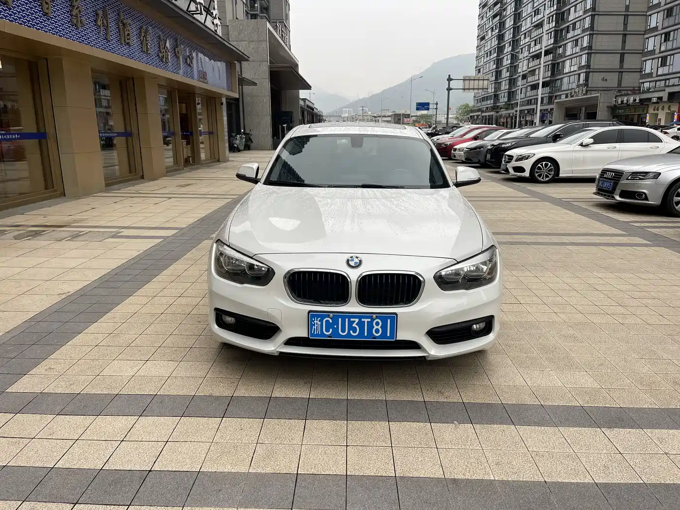 BMW 1 Series (Import) 2016 118i Leading фото 3