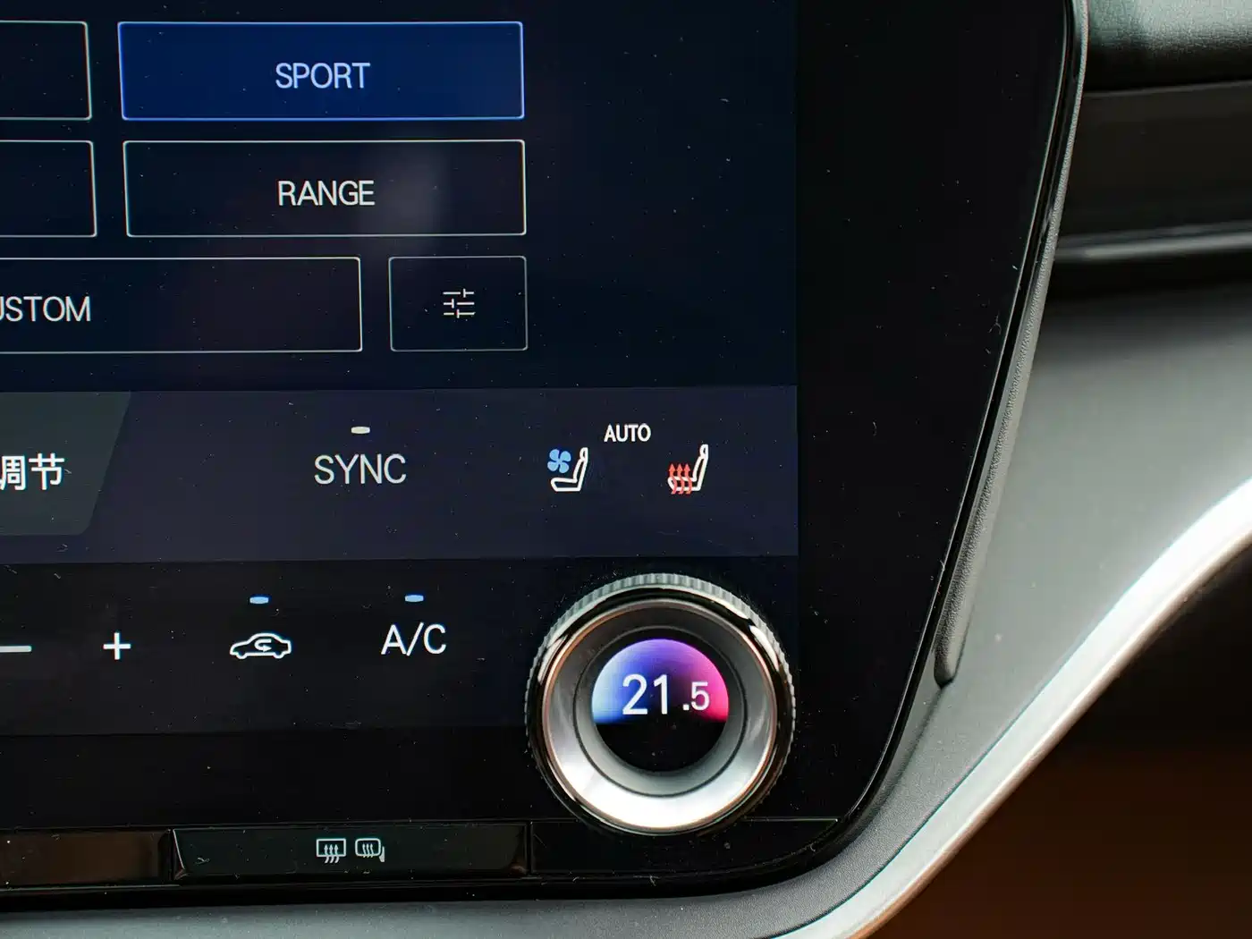 Lexus RZ 2023 450e 4WD Deluxe фото 18