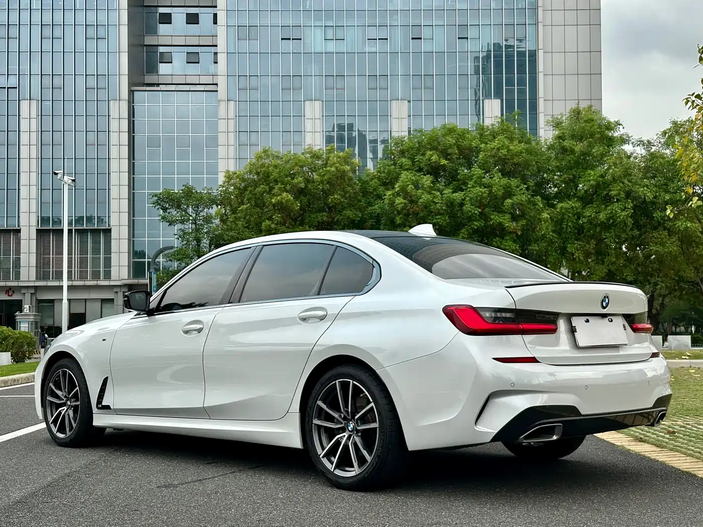 BMW 3 Series 2021 320Li M Sport Package фото 11