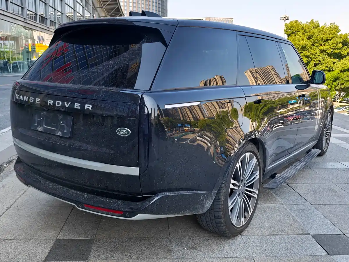 Land Rover Range Rover 2023 3.0 L6 400PS Exemplary Long Wheelbase фото 10