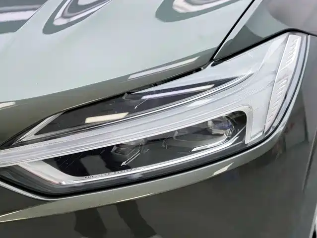 Volvo XC60 2020 T5 AWD Inscription Luxury Edition — фото 2