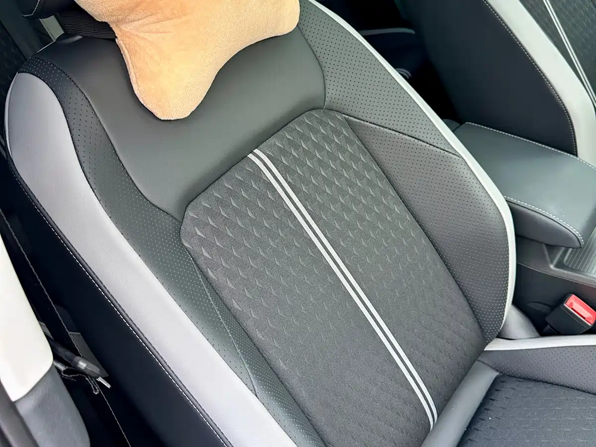 Volkswagen Golf 2026 300TSI Pro фото 47