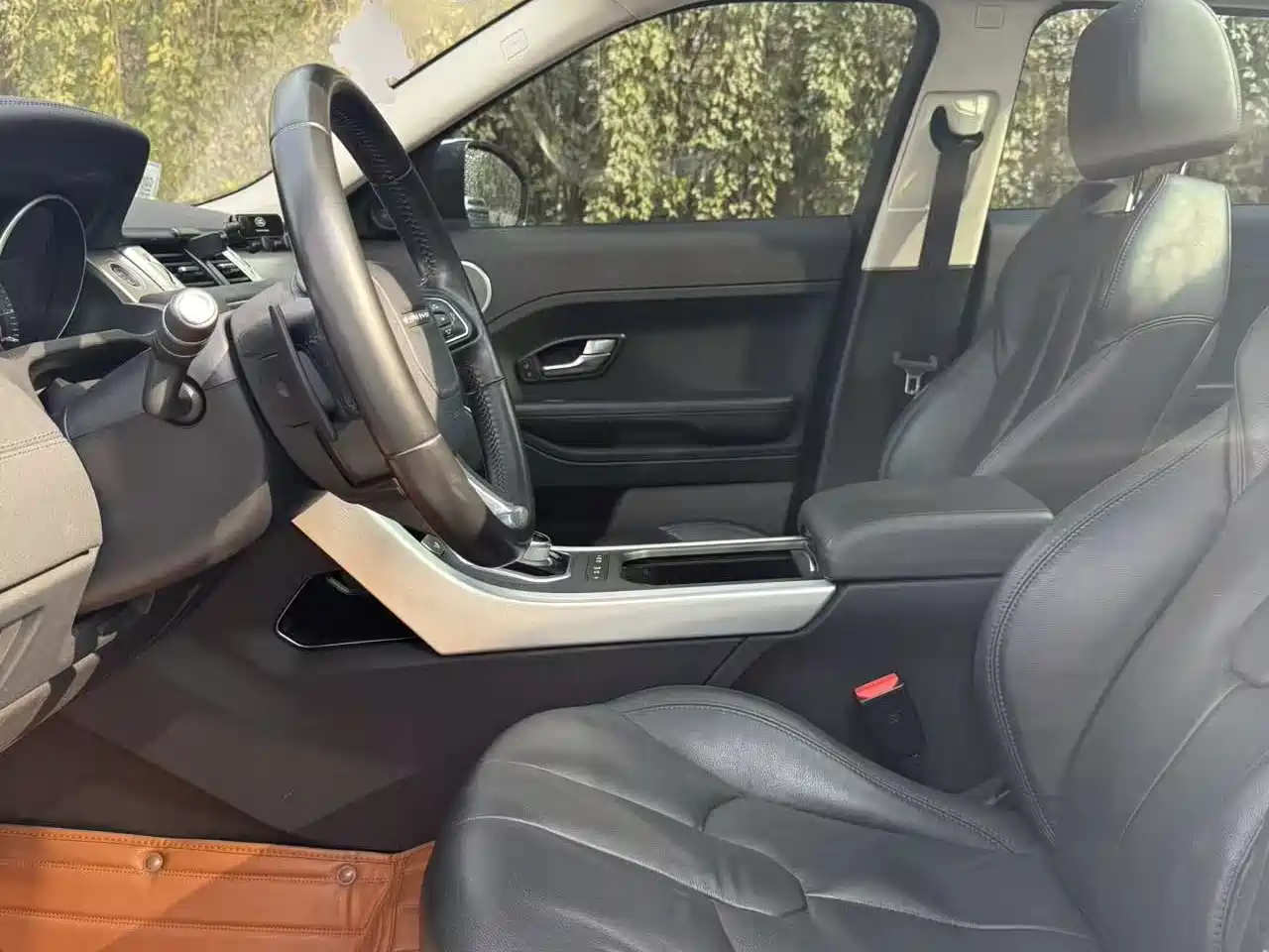 Land Rover Range Rover Evoque 2015 2.0T 5-Door Fashion Edition фото 7